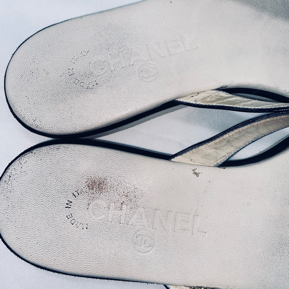Chanel slide sandals size 7. - Picture 5 of 8